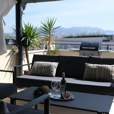 Apartman Prime Location Penthouse With A Large Terrace *